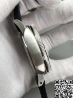 Panerai Submersible PAM01391 Size 44mm Watch VS Factory - Image 7